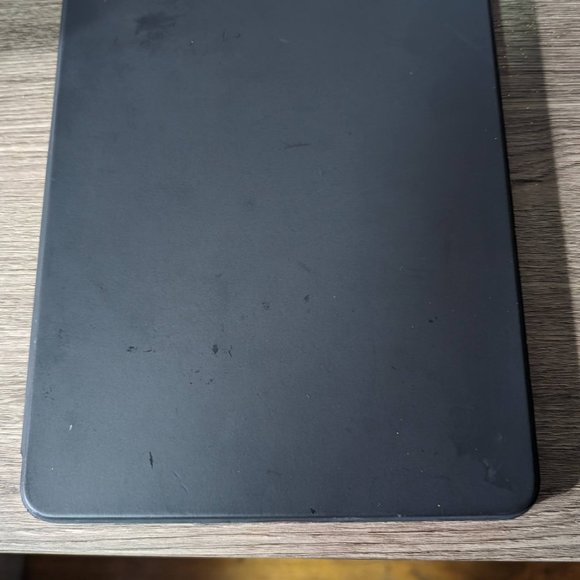 iPad Air 4 - 64GB - Wifi - w Genuine Apple Keyboard Case Glass is Mint - IC Lock - Picture 7 of 7